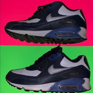 Nike: Air Max - 6.5Y